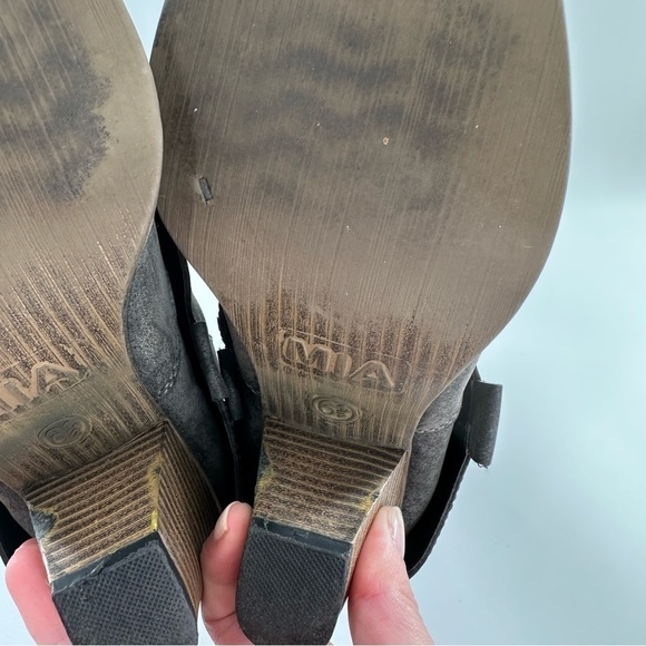 MIA Jeri midcalf womens Boots size 6.5 gray faux leather spat western - Picture 9 of 14